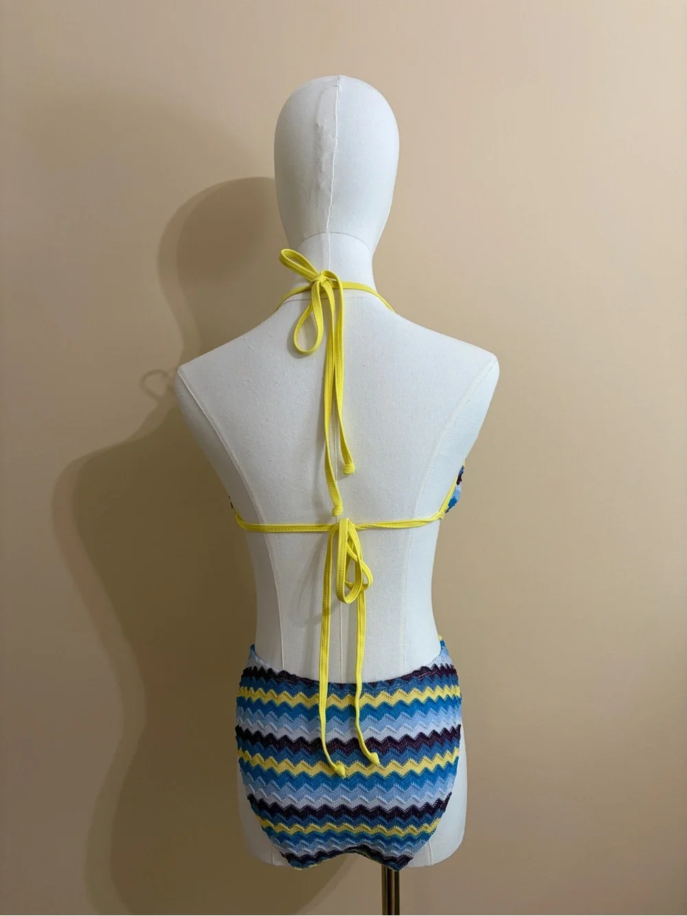 Cupshe Vibrant Zigzag Oceanic Heat Halter Bikini Set - Size Large